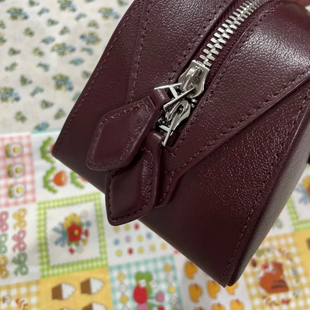 Alaïa Maroon Leather Shoulder Bag